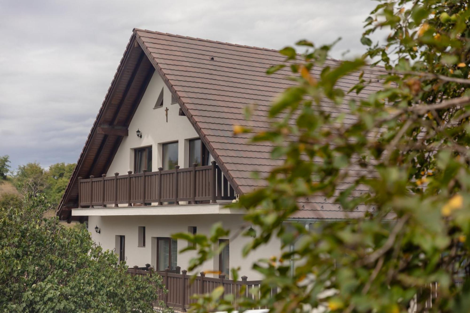 Pensiunea Trei Stejari Slimnic Exterior foto